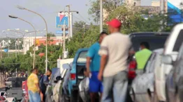 Al menos 300 transportistas en el Zulia protestaron por falta de gasolina