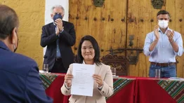 Keiko Fujimori jura preservar la democracia ante Leopoldo López y Vargas Llosa