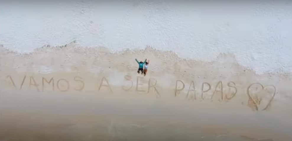 Gustavo Elis y Karlis Romero anuncian la espera de su primer bebé (+Video) Gustavo Elis y Karlis Romero anuncian la espera de su primer bebé (+Video)