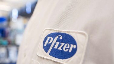 EMA: Dosis descongeladas de Pfizer pueden estar un mes en nevera