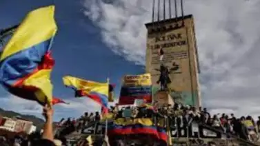 Recuperación de economía colombiana puede frenarse por la pandemia y bloqueos Recuperación de economía colombiana puede frenarse por la pandemia y bloqueos