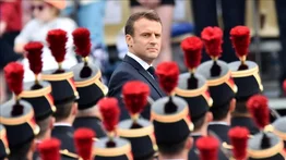 Macron explicará la "salida progresiva" de las restricciones de COVID-19