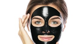 Mascarilla negra para los puntos negros
