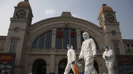 Tres miembros del Centro de Virología de Wuhan enfermaron en 2019, según EEUU