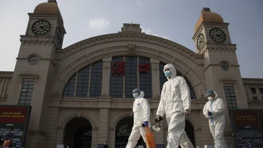 Tres miembros del Centro de Virología de Wuhan enfermaron en 2019, según EEUU