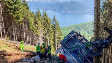 Trece muertos y tres heridos en el accidente de un teleférico en Italia Trece muertos y tres heridos en el accidente de un teleférico en Italia