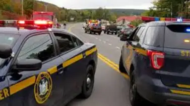 Tres fallecidos en un accidente en Nueva York tras caerse un coche en un arroyo Tres fallecidos en un accidente en Nueva York tras caerse un coche en un arroyo