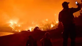 Incendio forestal en Grecia obliga a evacuar provincia de Corintia