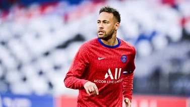 Neymar se vacuna y desea que inyecciones lleguen rápido a todos