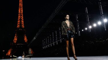 París volverá con grandes desfiles de moda presenciales en julio