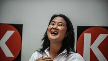 Keiko Fujimori presenta equipo y defiende futbolistas que la apoyan Keiko Fujimori presenta equipo y defiende futbolistas que la apoyan