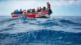 Al menos 50 personas mueren al naufragar bote frente a las costas de Túnez