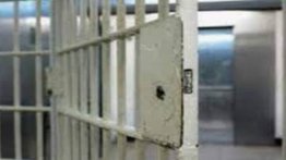 Mujer mata a su esposo de una puñalada en el pecho para "defenderse"
