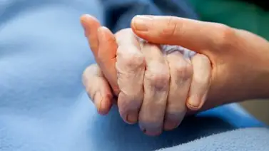 Anciana con COVID-19 "revive" minutos antes de ser cremada en la India Anciana con COVID-19 "revive" minutos antes de ser cremada en la India