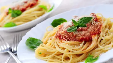 Pasta con salsa boloñesa Pasta con salsa boloñesa