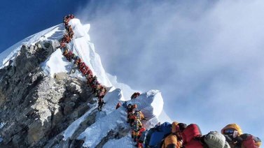 Un montañero estadounidense y otro suizo mueren en el Everest