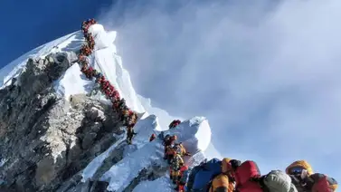 Un montañero estadounidense y otro suizo mueren en el Everest Un montañero estadounidense y otro suizo mueren en el Everest