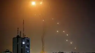 Hamás lanza 130 cohetes con direccion a los Israelíes Hamás lanza 130 cohetes con direccion a los Israelíes