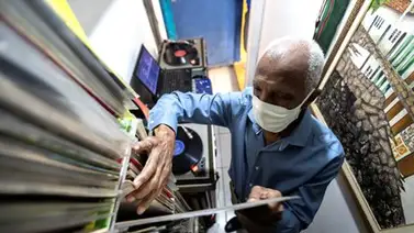 DJ de 87 años está listo para la próxima fiesta poscovid DJ de 87 años está listo para la próxima fiesta poscovid