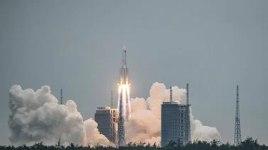 Un cohete espacial chino amenaza con caer sin control en la Tierra