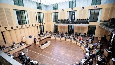 Parlamento alemán alivia restricciones a vacunados COVID Parlamento alemán alivia restricciones a vacunados COVID