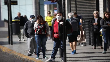 Argentina reporta nuevo récord de contagios y supera las 59.000 muertes