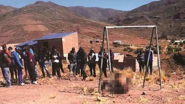 Turba quema vivo a hombre en Bolivia acusado de robar un carro