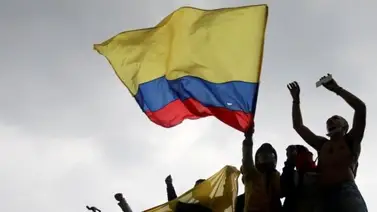 Protestas en Colombia se mantienen vivas al grito de "no más violencia" Protestas en Colombia se mantienen vivas al grito de "no más violencia"