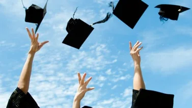 Estudiantes mueren camino a festejar su baile de graduación