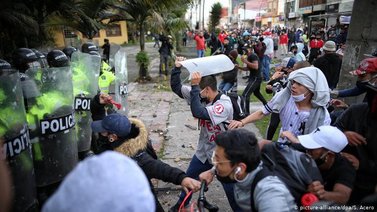 La UE condena la violencia contra los manifestantes en Colombia