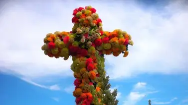 Velorio de la Cruz de Mayo: tradición de fe y agradecimiento a la madre tierra Velorio de la Cruz de Mayo: tradición de fe y agradecimiento a la madre tierra