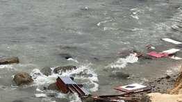 Dos muertos y al menos 23 heridos tras voltearse un bote al sur de California