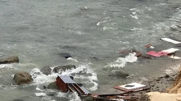 Dos muertos y al menos 23 heridos tras voltearse un bote al sur de California