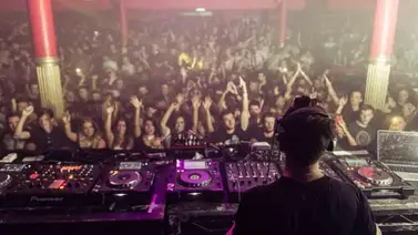 Unas 3 mil personas abarrotan discoteca en prueba piloto anti-covid Unas 3 mil personas abarrotan discoteca en prueba piloto anti-covid