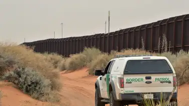 Madre venezolana es detenida junto a sus dos hijos tras cruzar el muro fronterizo en California Madre venezolana es detenida junto a sus dos hijos tras cruzar el muro fronterizo en California