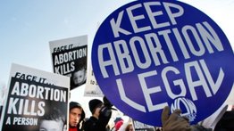Gobernador de Arizona firma ley que prohíbe el aborto por condiciones genéticas