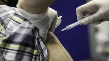 Autoridad sanitaria: Una sola dosis de vacuna contra la COVID-19 reduce a casi la mitad la transmisión Autoridad sanitaria: Una sola dosis de vacuna contra la COVID-19 reduce a casi la mitad la transmisión