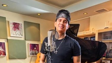 Juan Miguel "vibra" desde su nuevo estudio en Miami