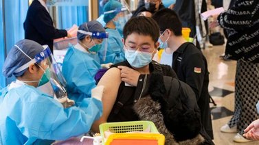 China vacuna a más de 200 millones de personas contra el COVID-19