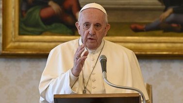 El papa pide que se superen los retrasos en la distribución de las vacunas