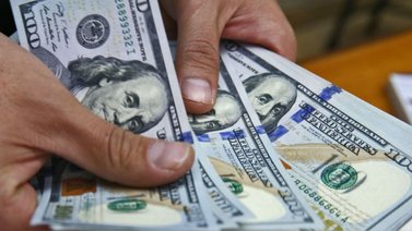 AFP: El dólar manda relajado en el día a día de los venezolanos