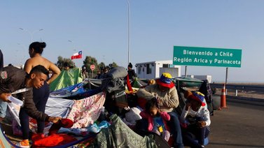 Ley sobre expulsión de indocumentados desespera a migrantes venezolanos en Chile