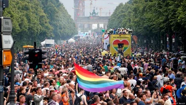 Justicia alemana procesará a sirio que acuchilló a pareja LGBT