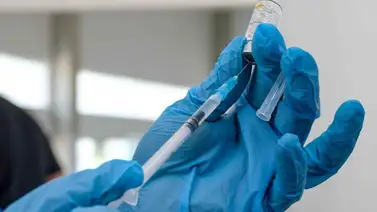 Cargamento de vacunas chinas vuela camino a Colombia tras escala en París Cargamento de vacunas chinas vuela camino a Colombia tras escala en París