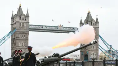 Reino Unido rinde homenaje al príncipe Felipe con 41 cañonazos Reino Unido rinde homenaje al príncipe Felipe con 41 cañonazos