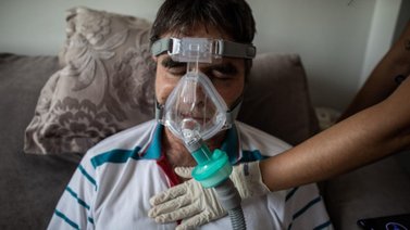 Cepa brasileña de COVID-19 afecta a menores de 40 años