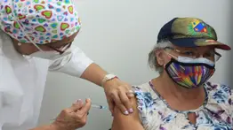 Inicia jornada de vacunación para adultos mayores en Caracas