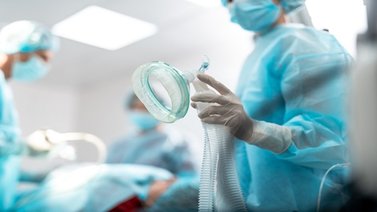 Paciente con COVID mata a otro porque el ruido del respirador le molestaba
