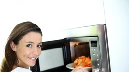 ¿Es malo calentar la comida en el microondas?