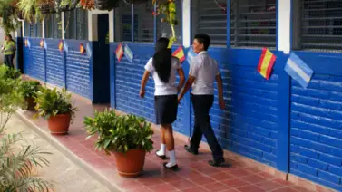 El Salvador reinicia las clases entre medidas sanitarias contra la covid-19 El Salvador reinicia las clases entre medidas sanitarias contra la covid-19